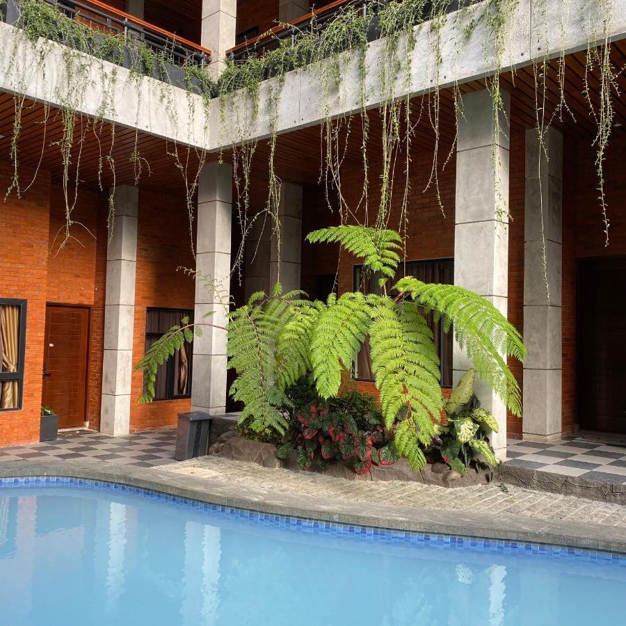 Pariban Hotel Berastagi Exterior foto
